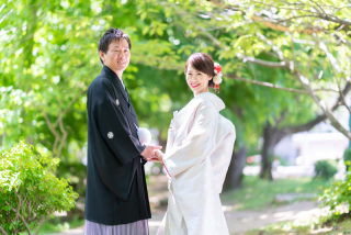 春まち緑が芽吹く頃の白無垢赤吹きフォトウェデイング