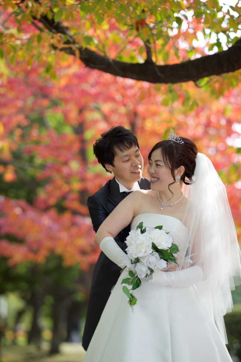 アウトドア大好きのお二人コンセプトは紅葉の中で結婚記念写真撮りたい