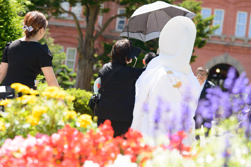 夏の日お花の中で記念日になりました・・