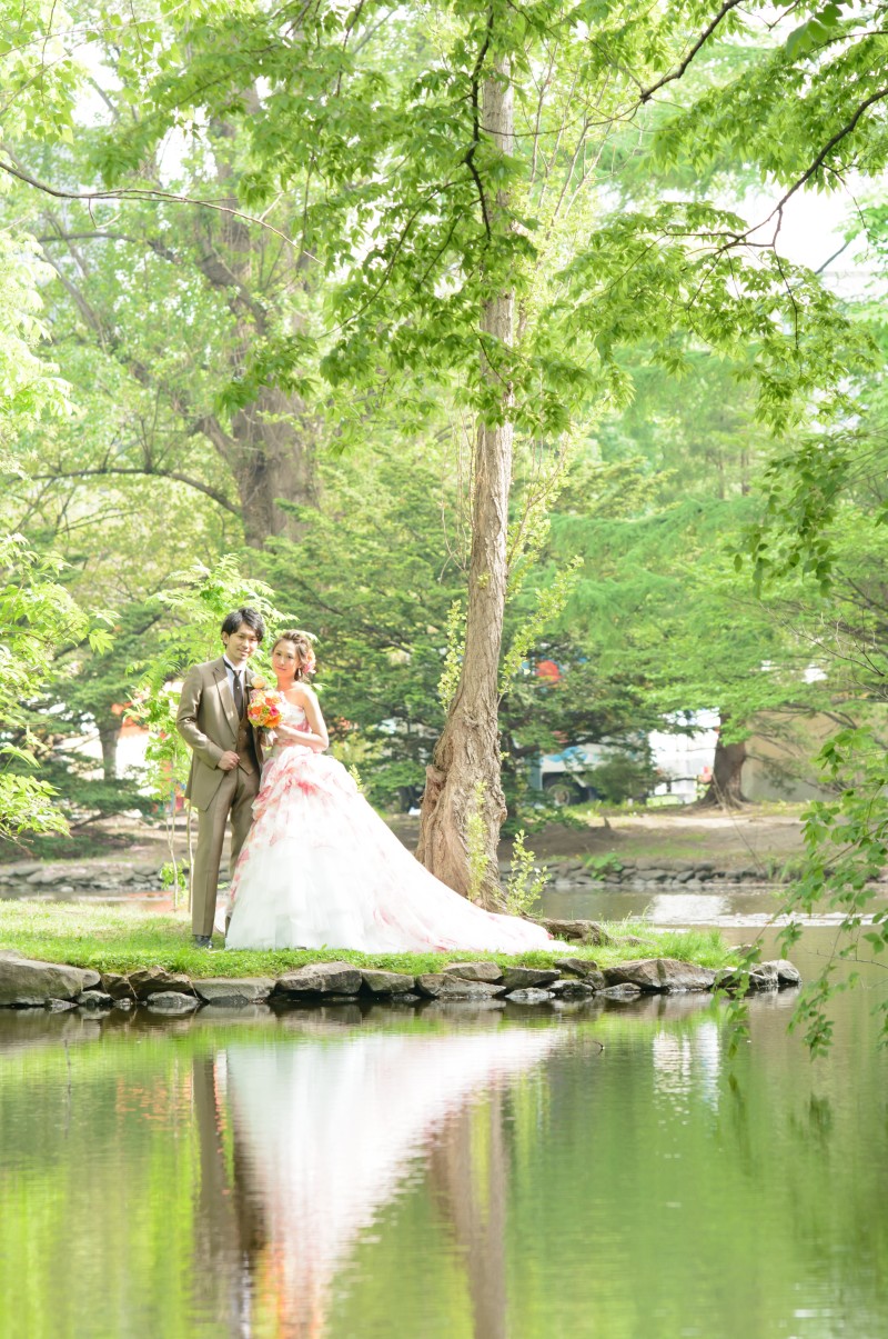 桜吹雪の頃、結婚式前撮りロケーションをお気に入りの色内掛けで撮影