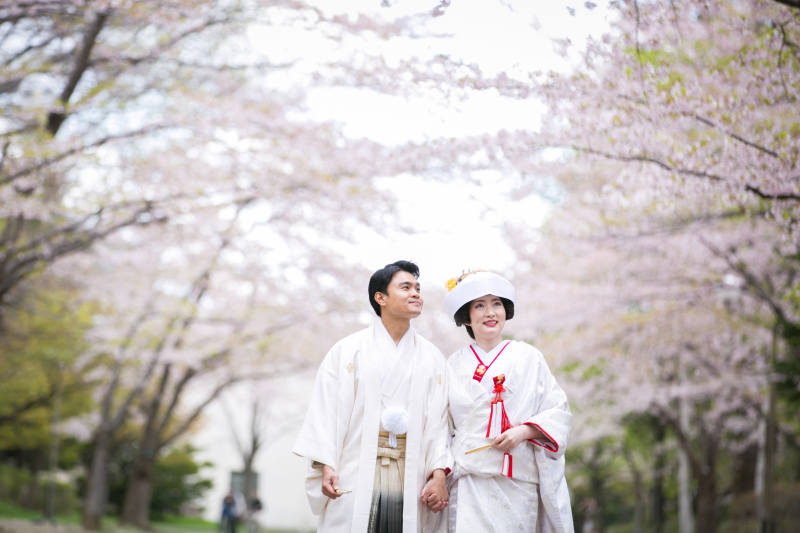さくらと日本家屋で結婚写真を残す