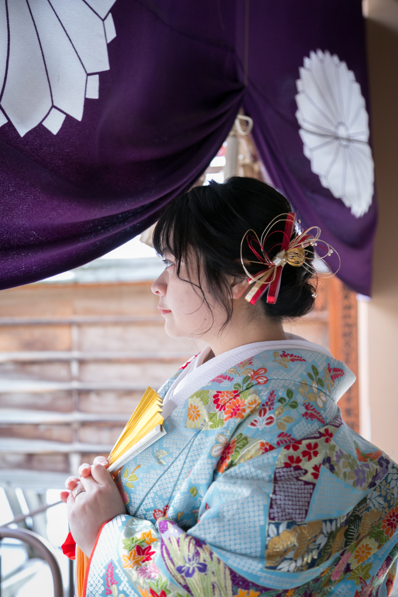 ゲストハウスを貸切、伊弥彦神社で和装たっぷり楽しむ