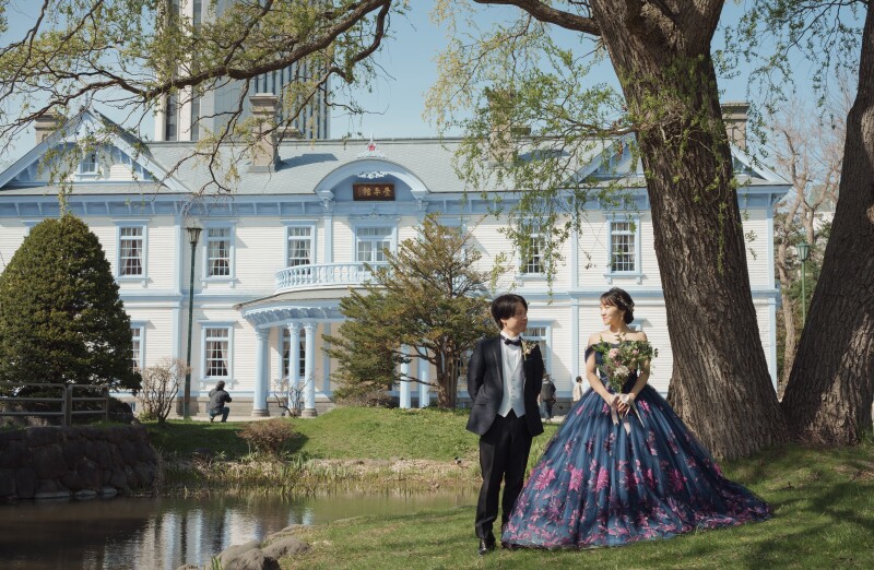 ご姉妹3名オトナフォトご体験のご新婦様桜カラードレスに着替えその２