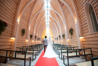 真っ白い雪とチャペル！和装を楽しむその２