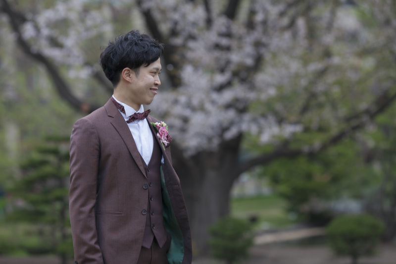 桜カラードレスに着替えて春まち緑が芽吹く頃のフォトウェデイング