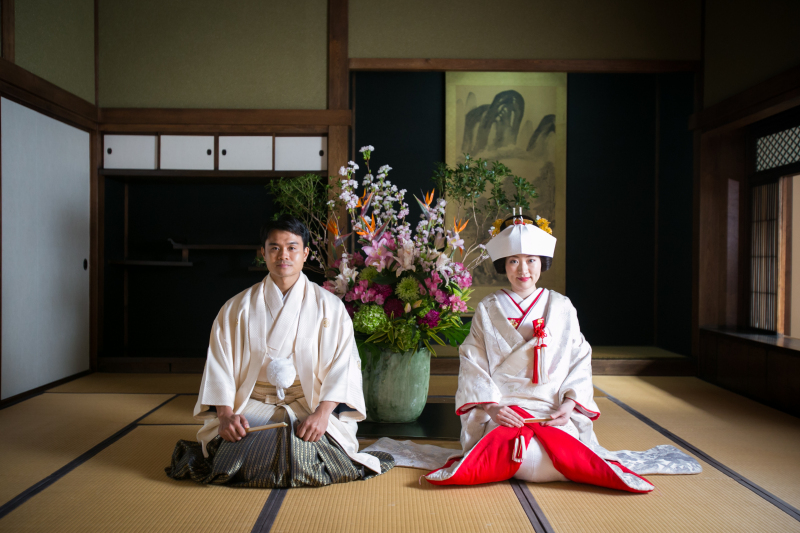 さくらと日本家屋で結婚写真を残す