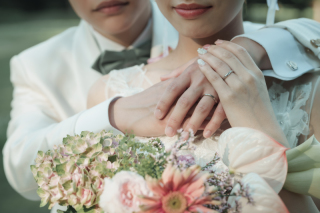 フォトウェディングは「小物」も大切な思い出のひとつ