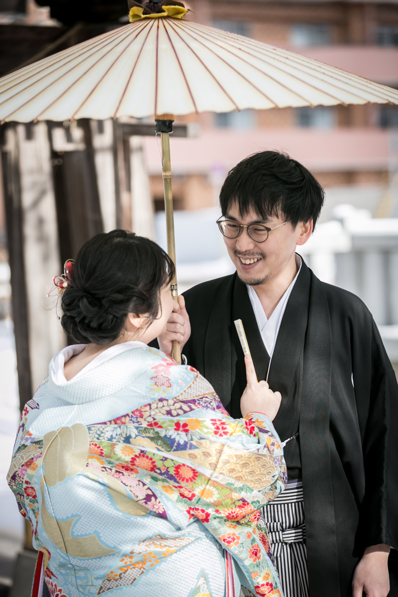雪の弥彦神社とゲストハウスラファソン凛とそして温かい撮影