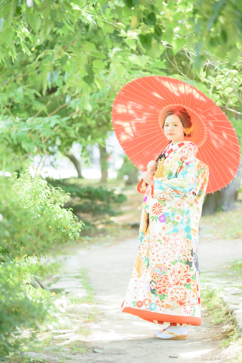 春まち緑が芽吹く頃のフォトウェデイング和装フォト