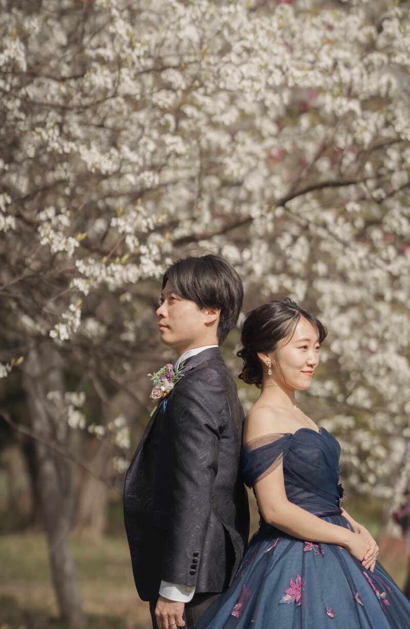 ご姉妹3名オトナフォトご体験のご新婦様桜カラードレスに着替えその２