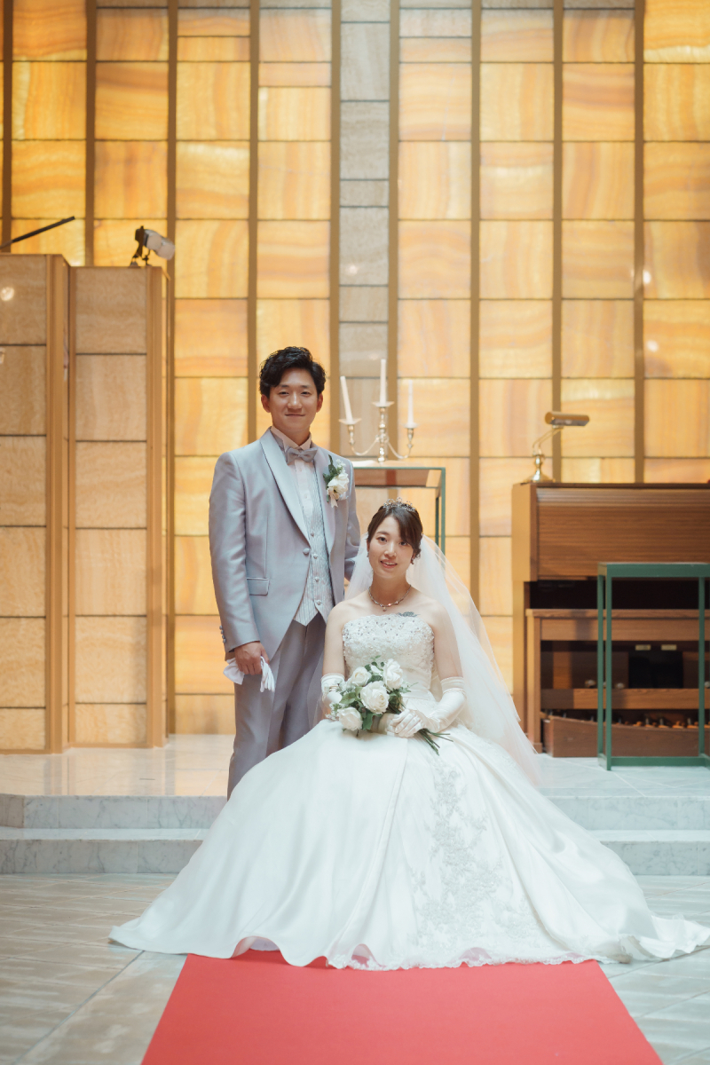 光のチャペルで写真だけ結婚式緑の中ふたりの趣味のスノーボードとフォトウェデイング