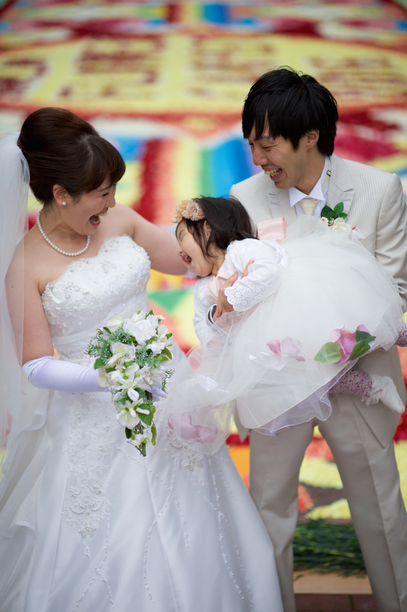 子供と一緒に結婚写真