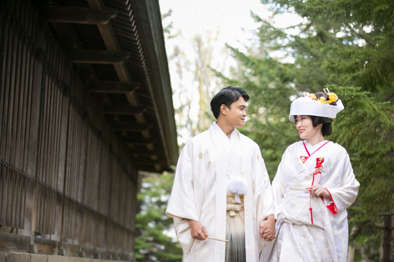 さくらと日本家屋で結婚写真を残す