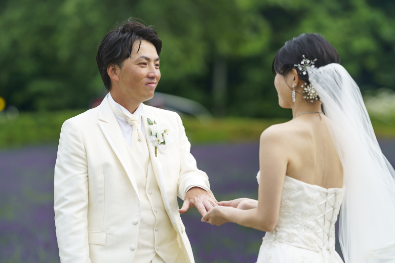 みんなで、結婚式をラベンダー畑で手作りフォトウェディング