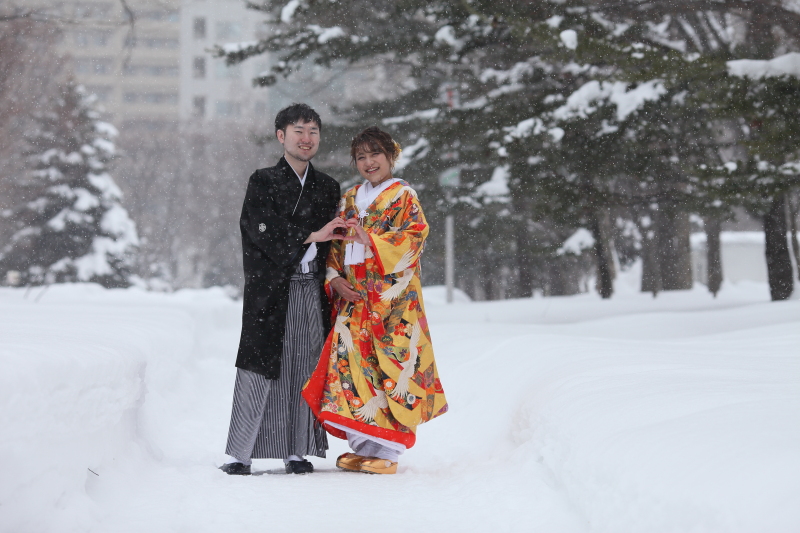 雪の神社フォトウェデイングとゲストハウス貸切フォト!