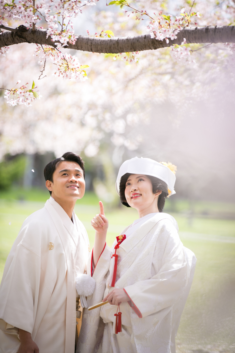 さくらと日本家屋で結婚写真を残す