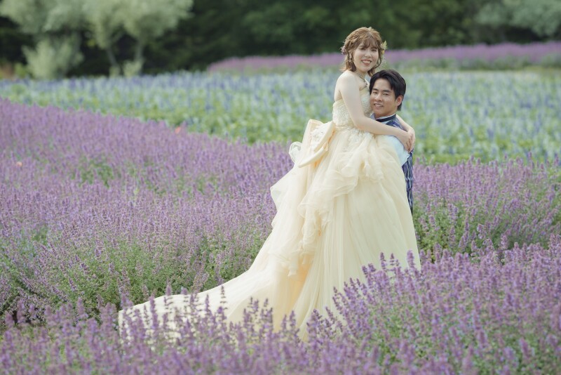 夏の光のチャペルと滝野すずらん公園のお花畑 2