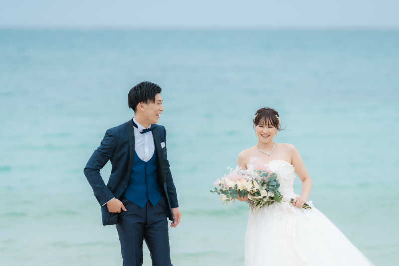 雨でもロマンティックなウェディングフォト♡