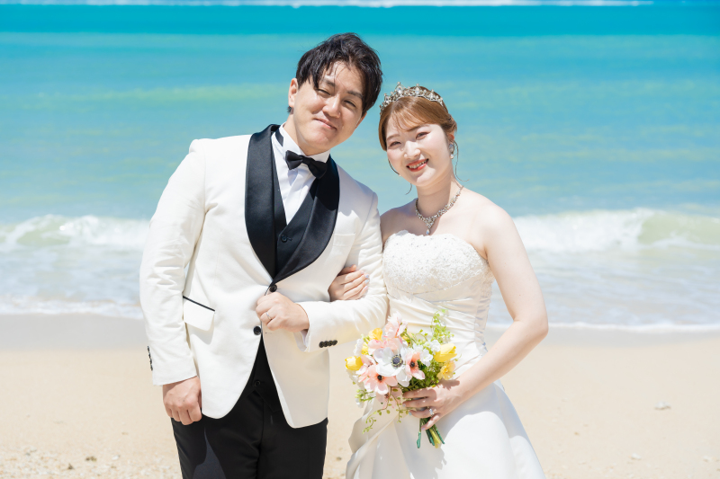 青い海&緑に包まれ笑顔あふれる沖縄フォトウェディング♡♡♡
