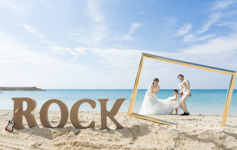 お２人らしさ満点♡小物を取り入れたウェディングフォト♪