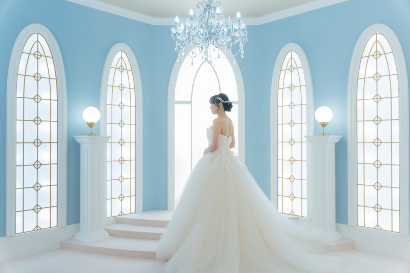 雨でもロマンティックなウェディングフォト♡