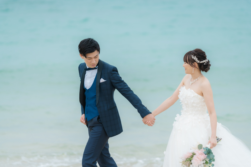 雨でもロマンティックなウェディングフォト♡