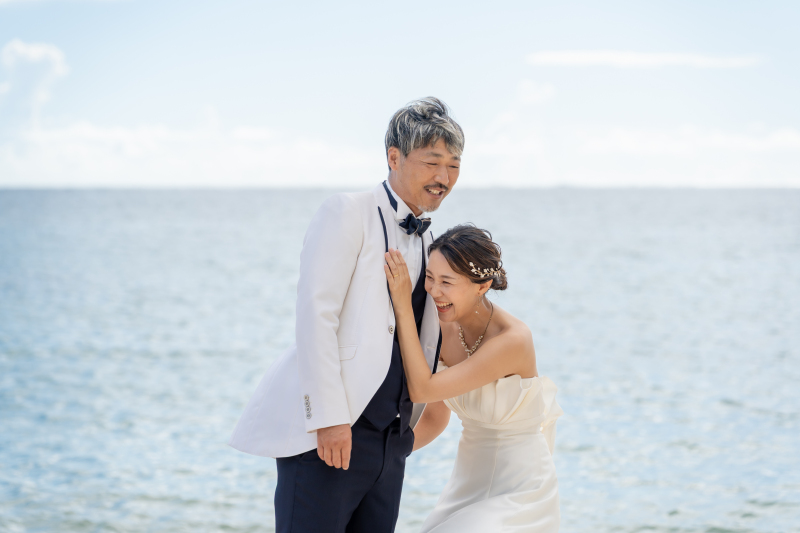 家族みんなで残す沖縄でのビーチフォト♡