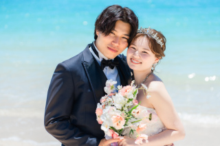 ビーチでウエディングフォト♪