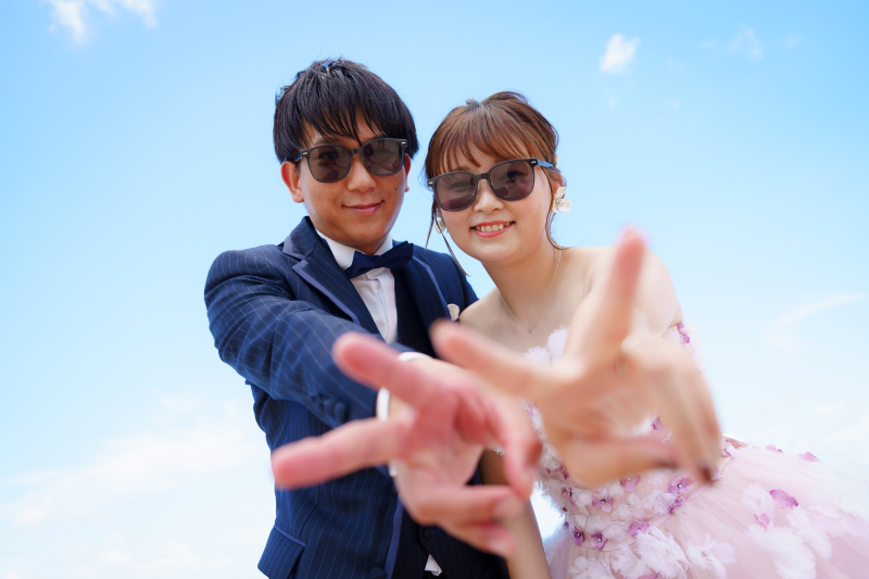 白ドレスとピンクドレスで沖縄満喫♡スタジオとビーチ撮影の特別プラン