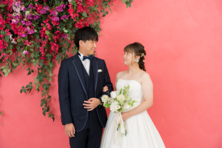 白ドレスとピンクドレスで沖縄満喫♡スタジオとビーチ撮影の特別プラン