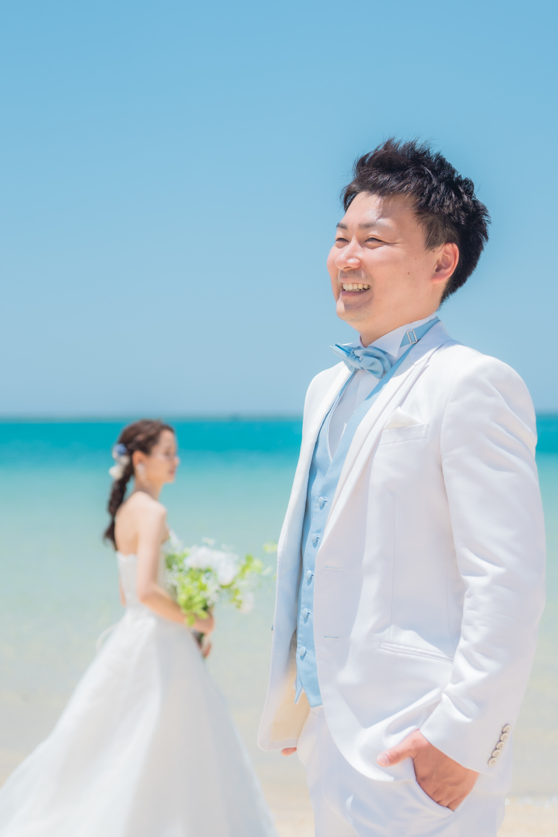 ビーチでウエディングフォト