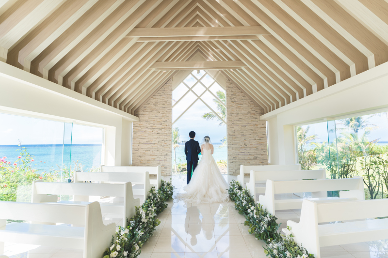 南国ブルーに包まれて♡最高の笑顔が弾ける沖縄チャペル＆ガーデンフォト