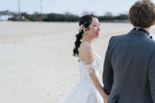 キラキラのビーチでブーケセレモニー♡