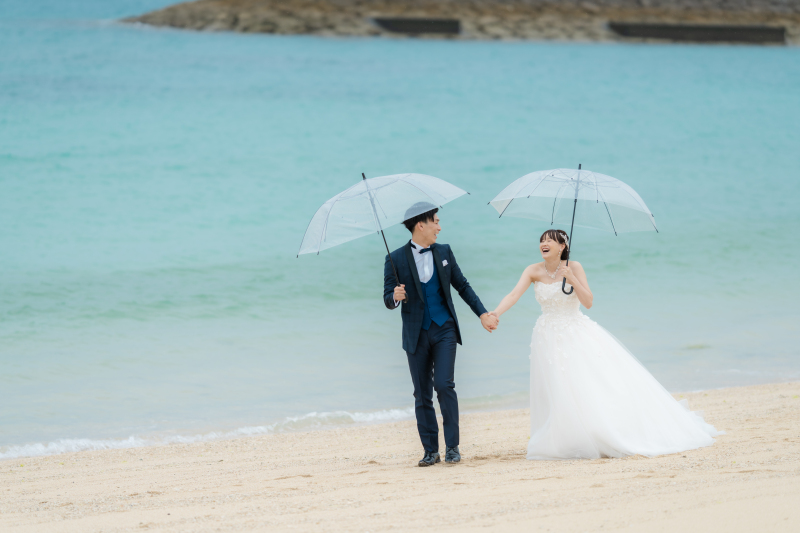雨でもロマンティックなウェディングフォト♡