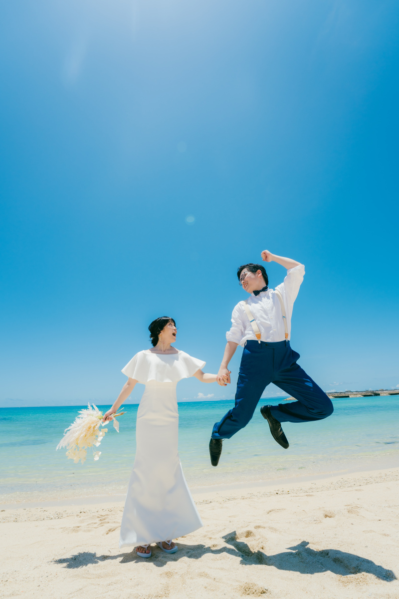 エメラルドに輝く海