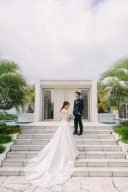 チャペル×ビーチで笑顔いっぱい♡沖縄らしい自然体ウェディングフォト