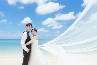 沖縄の海と緑と夕陽で叶う愛いっぱいの特別な撮影(#^^#)♡