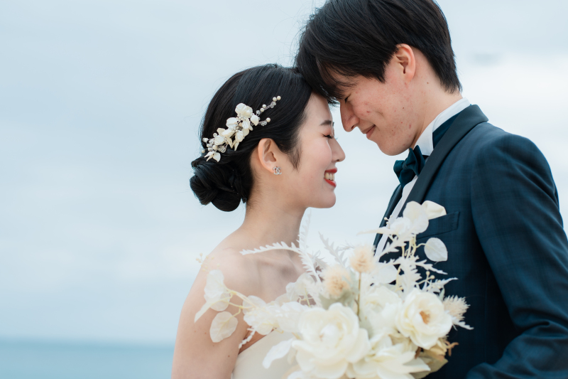 2月撮影のお客様フォト♩スタジオの鮮やかな色彩から、ビーチへ。笑顔あふれる撮影に