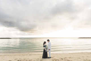 夕方のビーチで…