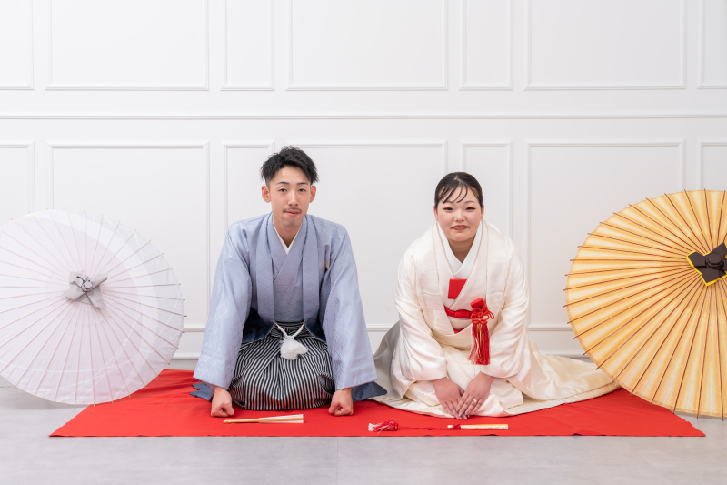 白無垢&times;番傘でほっこり♡和装スタジオ婚フォト