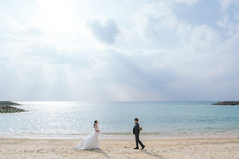 キラキラのビーチでブーケセレモニー♡