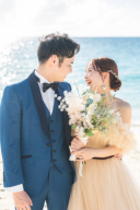 きらめく海を背景に♡カラードレスで撮影した先輩花嫁さんの撮影をご紹介♩