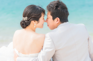 ビーチでウエディングフォト♪