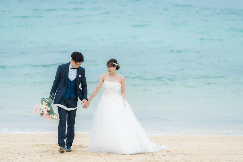 雨でもロマンティックなウェディングフォト♡