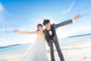 ビーチでウエディングフォト♡