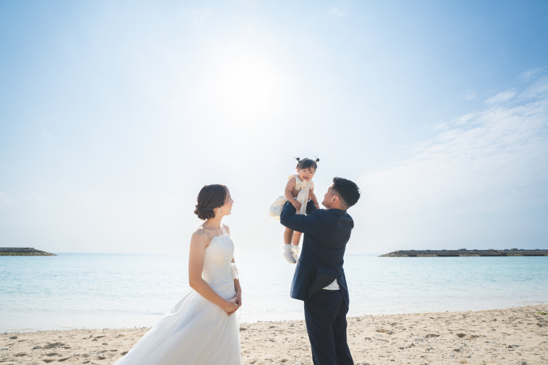 お子様も一緒に楽しさ伝わるビーチウェディング♡