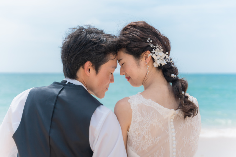 家族で仲良くビーチフォト