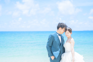沖縄の海と緑とスタジオで彩るお二人だけの特別な思い出フォトウェディングストーリー