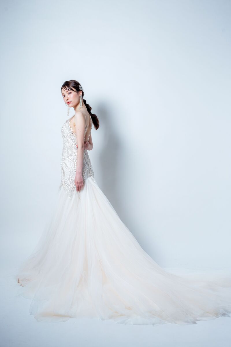 豊富なブランドドレスをご紹介