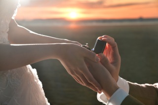 必須アイテム!指輪を使ったポーズ